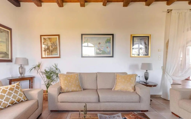 ~ALONI HOUSE~ private villa with pool, up to 10pax