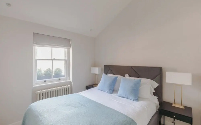 Parkside House - Regent s Park - by Frankie Says