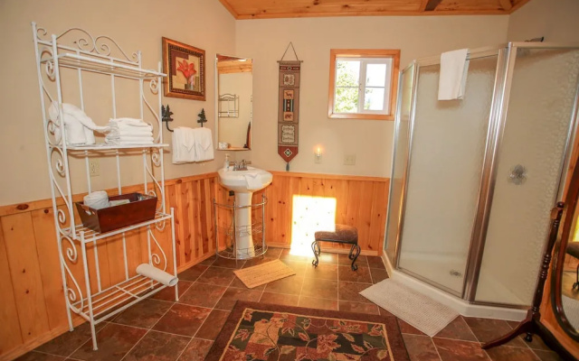 The Villa Pines