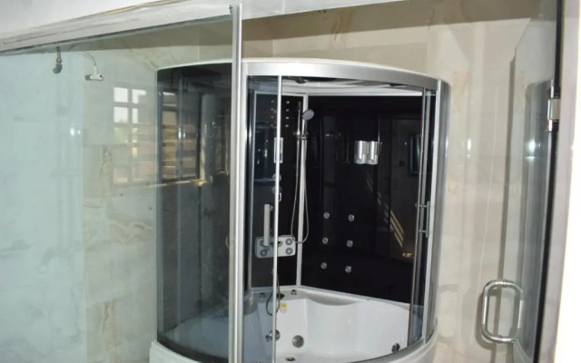 Grand Duplex Style 3 Bedroom Apartment