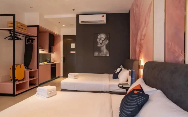 Paxtonz KL Walk to Mall & Pool