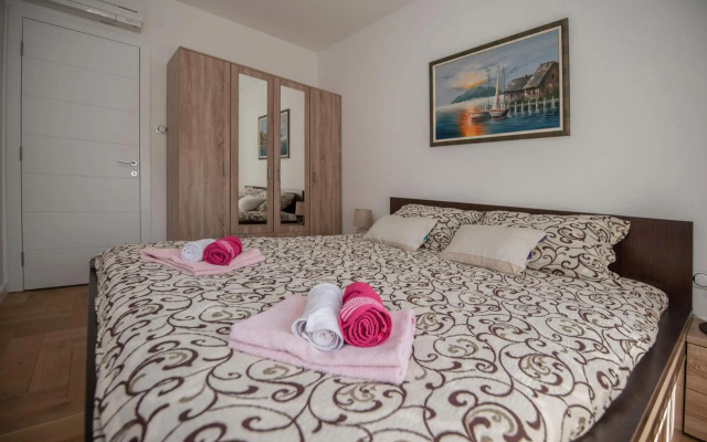 Apartment M