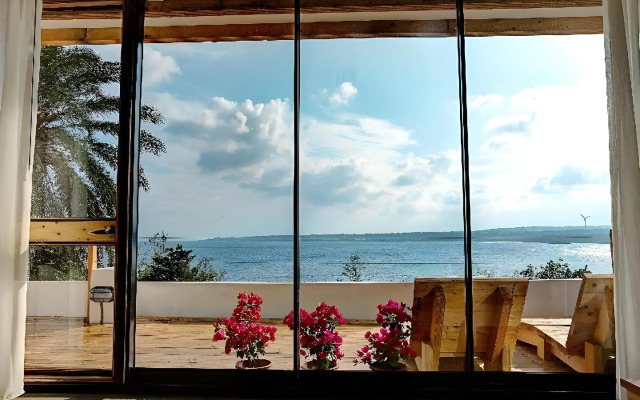 Relaxury Beach House