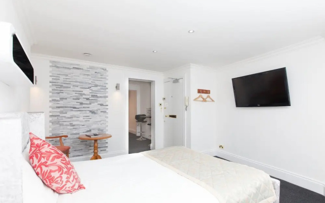 Leith Walk: Lovely Renovated Lower Flat W/parking