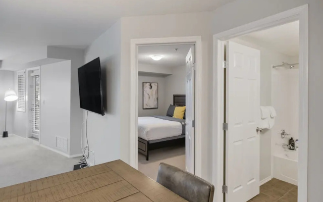 AMAZING 3Br Condo | Heated Pool & Hot Tub | Hm Theatre | Pool Table