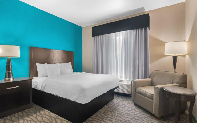 Best Western Plus Hiawatha Hotel