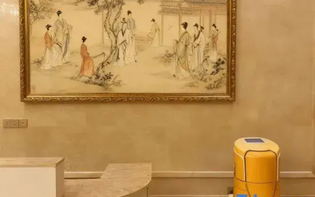 Yuanzhu Huaxia Hotel (Zhoushan Bus Passenger Transport Center Dinghai Baolong Tiandi)