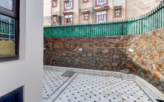 OYO 81972 Hotel Neelam Villa