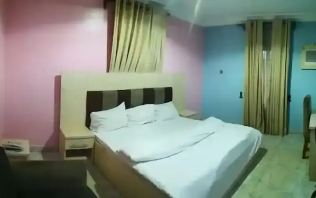 Side View Hotel