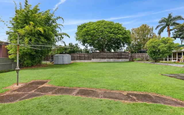 Spacious 3-bed Home in Morningside With Backyard