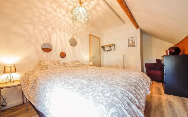 Quietly Located Farmhouse L'echappee Belle