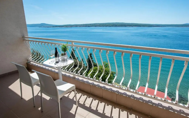 Rooms with a swimming pool Crikvenica - 18502