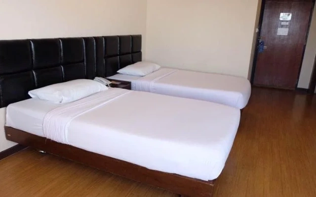 Phet Hotel