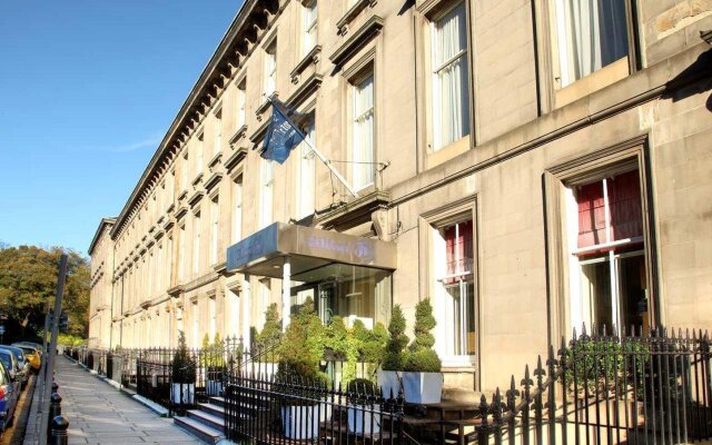 Отель Edinburgh Grosvenor Hotel Великобритания, Эдинбург - отзывы, цены и фото номеров - забронировать отель Edinburgh Grosvenor Hotel онлайн вид на фасад