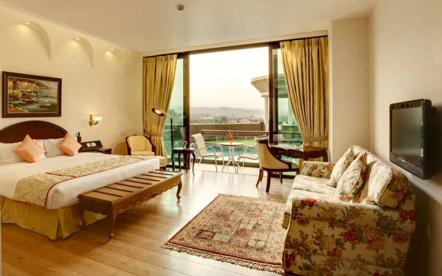 Welcom Bella Vista Chandigarh Hotel
