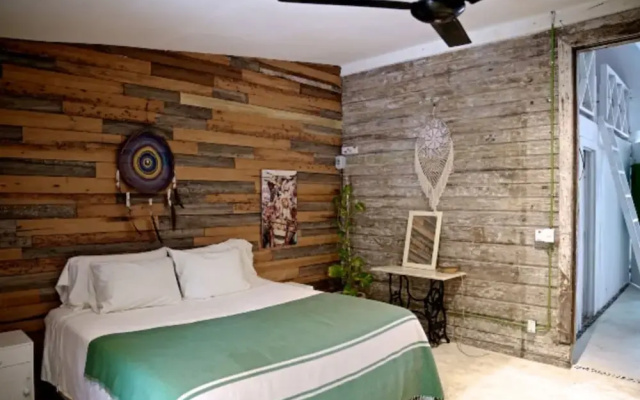 Private oceanfront house - lagoon access