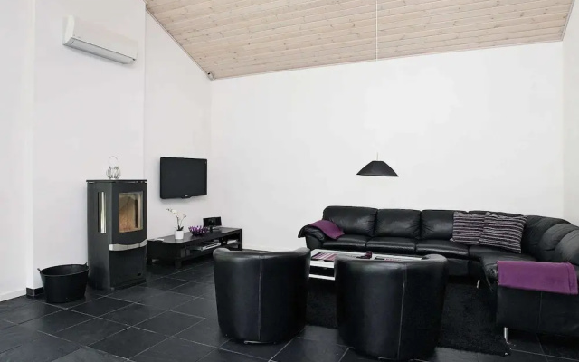 10 Person Holiday Home in Albaek