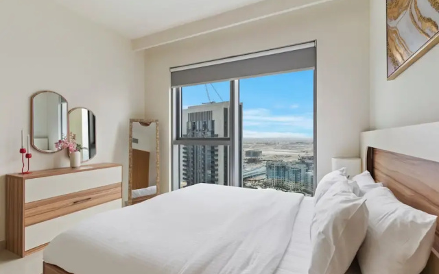 Elegant 1BR with Panoramic Views