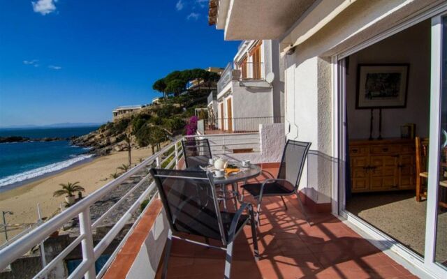 Отель Almadraba Playa 3000 Испания, Курорт Росес - отзывы, цены и фото номеров - забронировать отель Almadraba Playa 3000 онлайн балкон