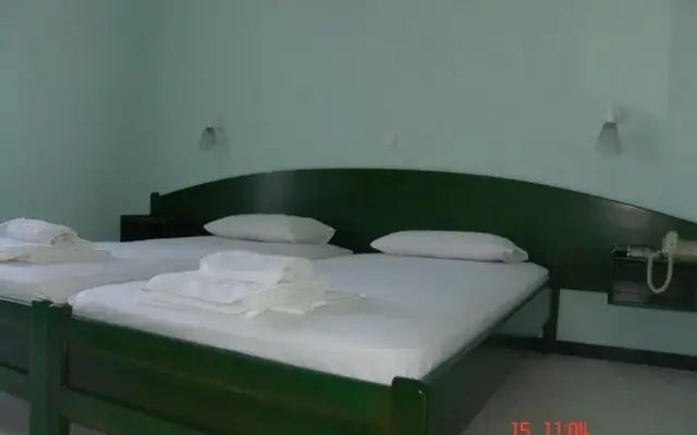 Nikos Apartments