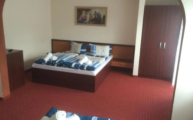 Le Baron Hotel