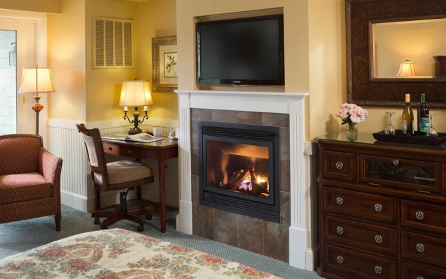 Grand Harbor Inn
