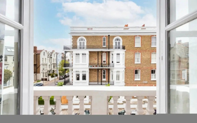 Green Leafy 2 Bedroom in Clapham