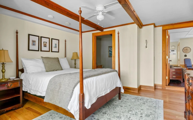 Isaiah Hall Bed & Breakfast Inn