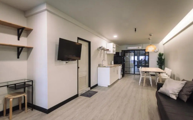 Silom 2 Bedrooms BTS S6