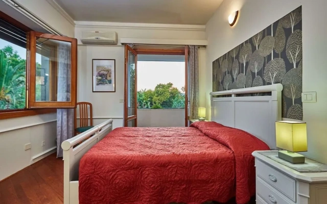 Villa in Pozzallo Near Sandy Beaches