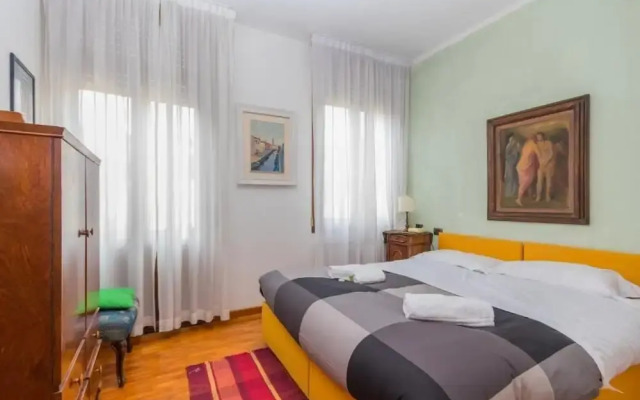 GuestHost -Sunny Dorsoduro Apartment