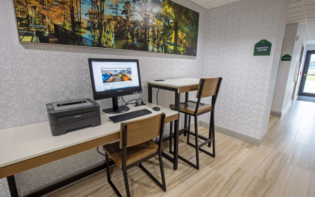 Wingate by Wyndham Lafayette Airport