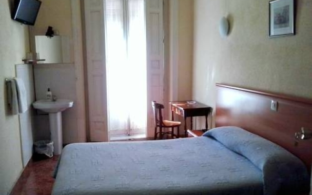Hostal Alonso No Limit Madrid