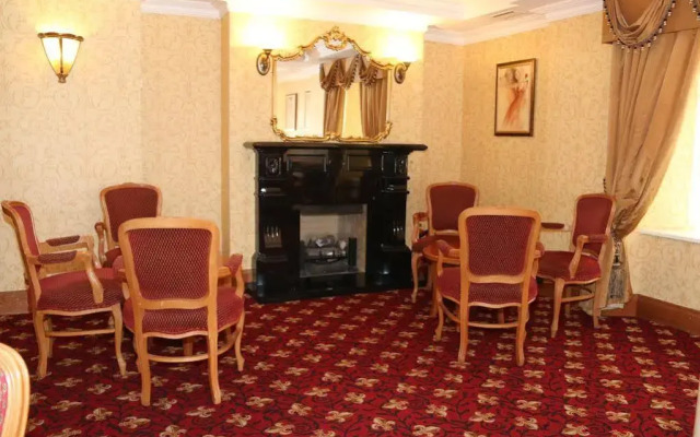 Gullane's Hotel
