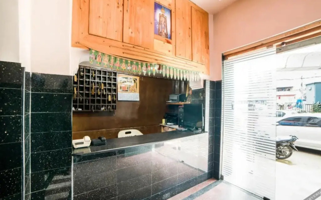 Sree Radha Lodge by OYO Rooms