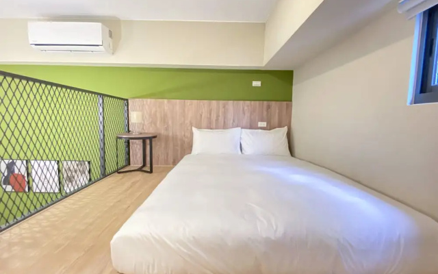 Sunshine Hotel