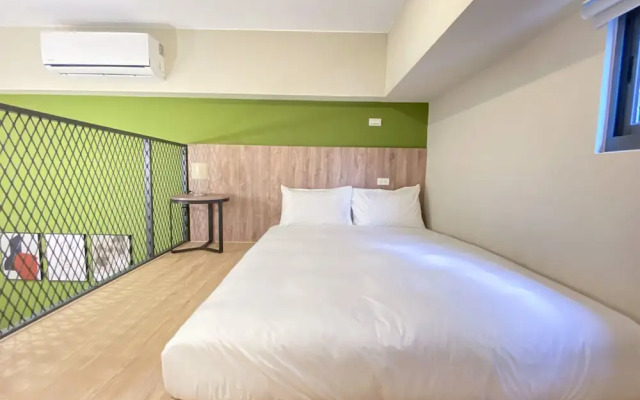 Sunshine Hotel