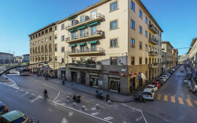 Santa Maria Novella Bright and Modern Apartment