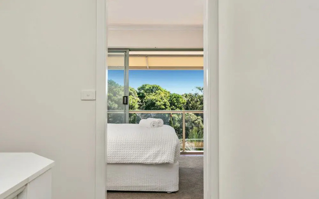 2 James Cook Apartments