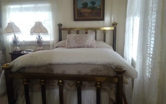 The Inn At Brevard - Bed And Breakfast - Adult Only