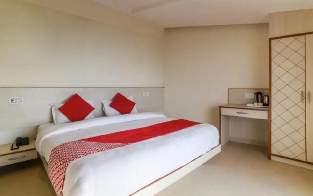 OYO Flagship 40500 Hotel Mid Town