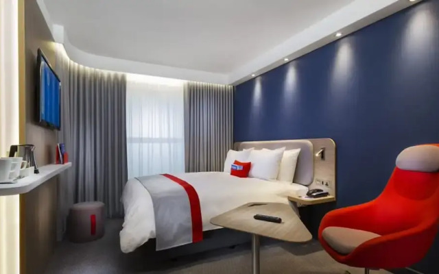 Holiday Inn Express Paris Poissy by IHG