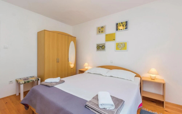 Nice Home in Malinska With Wifi and 3 Bedrooms