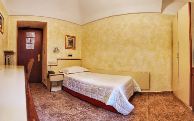 Le Petit Hotel
