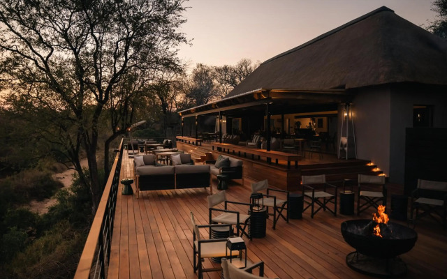 Thornybush Simbambilli Lodge
