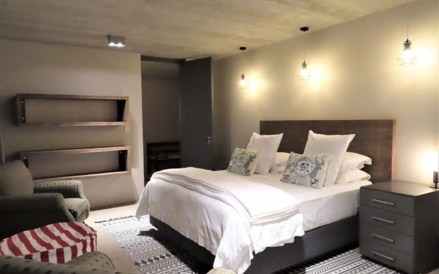 Ilanga Beach House and Studios