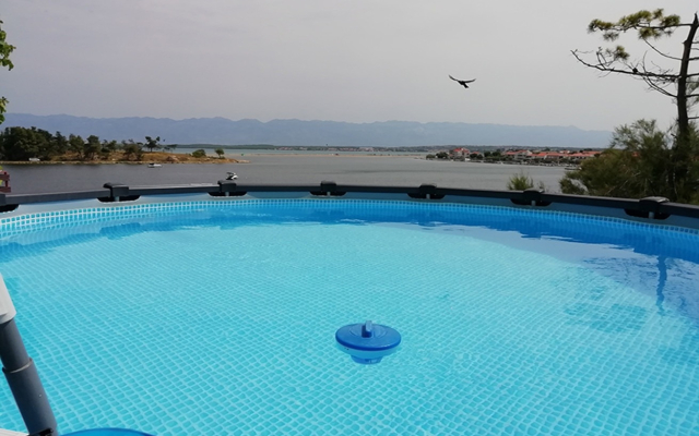 Apartment Ljilja - 10m from the sea with parking: A2 Nin, Zadar riviera