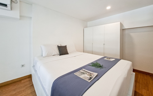 Cozy White Loft Studio At Kingland Avenue Apartment