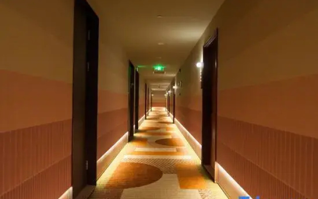 Orange Hotel (Tianjin Binhai New Area Yujiapu Free Trade Zone)