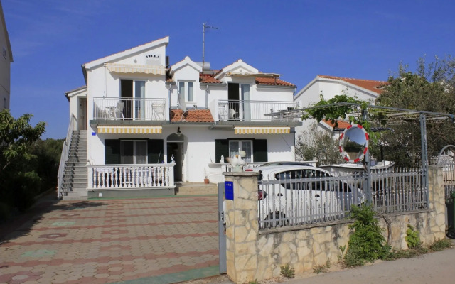 Vik - 250 m from beach - A3(2+2)
